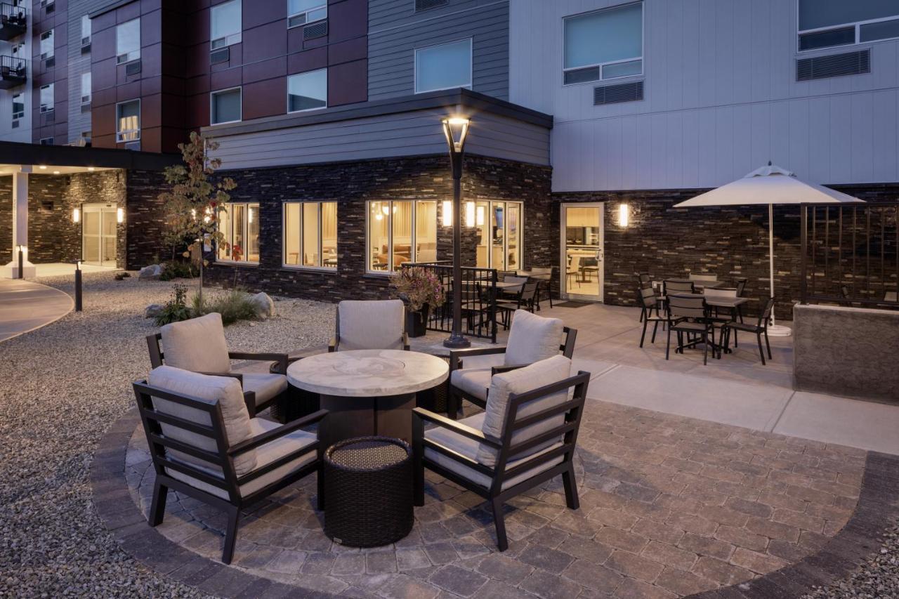 Towneplace Suites By Marriott West Kelowna Exterior foto
